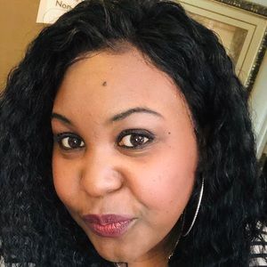 Meet your Posher, Stefanie